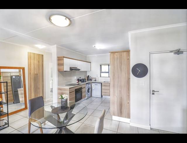 2 BEDROOM APARTMENT FOR SALE IN WATERFALL